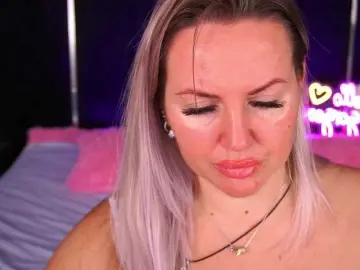 Bongacams Live Sex of KiraCandyS