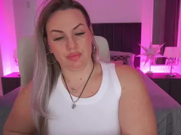 Bongacams Free Live Porn of KiraCandyS