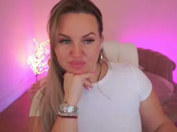 Bongacams Adult Webcam of KiraCandyS