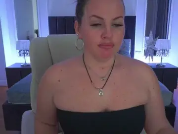 Bongacams Live Sex of KiraCandyS