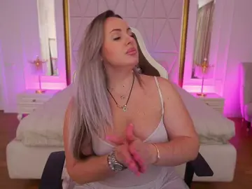 Bongacams Sex Chat of KiraCandyS