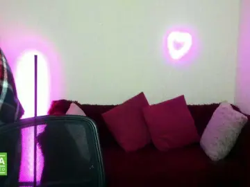 Aliciaredluv from bongacams