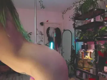 Bongacams Free Porn Cam of DeadButterfly