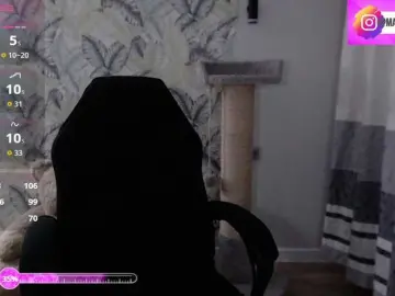 Bongacams Live Sex Cam of Foxymoxy19