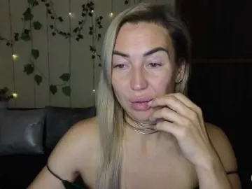 Bongacams Watch Live Sex Cams of Jullyblondkiss
