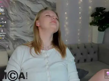 Bongacams Nude Webcam of Essie-Fanning