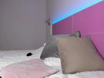 Bongacams Free Live Porn of NaughtyBlond4