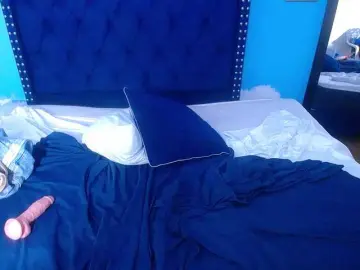 kinky-redhead18 from bongacams