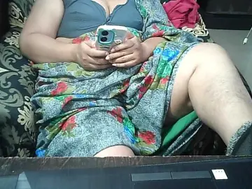 Bongacams Free Porn Cam of Indianbhabhimilf40