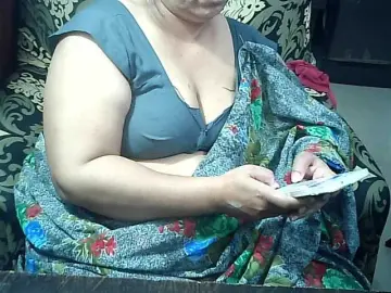 Bongacams Sex Cam of Indianbhabhimilf40