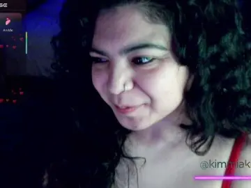 Kimmiakiss22 from bongacams