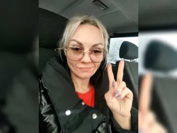 Bongacams Free Porn Cam of evangelina2909rus