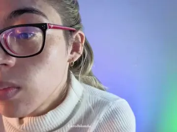 Bongacams Nude Webcam of Charlotte-glasses