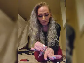 Bongacams Watch Live Sex Cams of TinyTemptressChanel