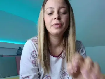 KatteAllyaa from bongacams