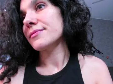 Bongacams Adult Webcam of Curly-Sue