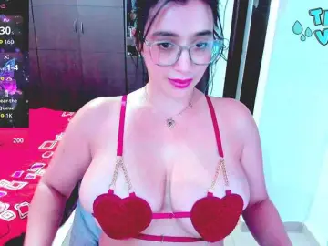 HUGETITS90XX from bongacams