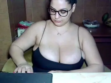 Bongacams Adult Webcam of MoniqQuuen