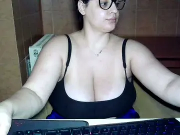 Bongacams Live Sex Cam of MoniqQuuen