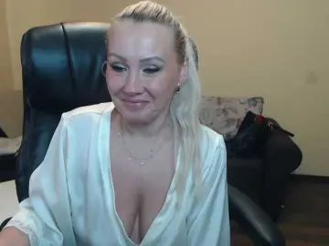 CandyHellenx from bongacams