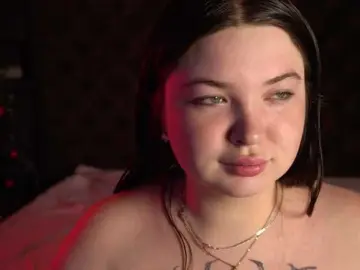 RosieMoons from bongacams