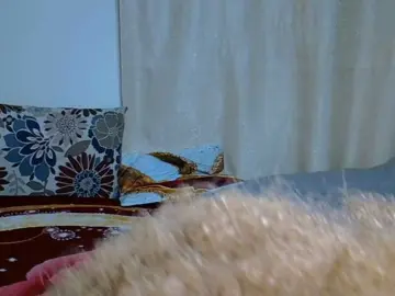 Bongacams Nude Webcam of PetiteCaramel