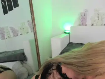 Bongacams Watch Live Sex Cams of HoneyKissy