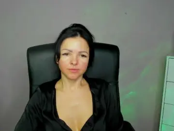 Mollybrunett from bongacams