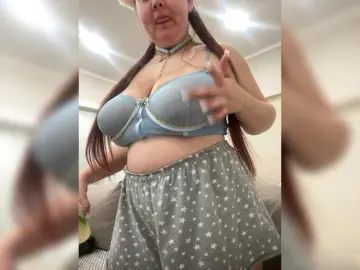 Helenkiss29 from bongacams