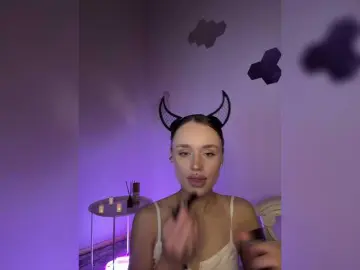 Bongacams Nude Webcam of Enchantix