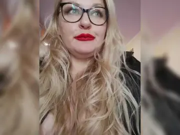 Bongacams Live Sex Cam of WifeyNusha