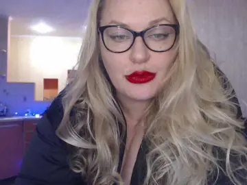 Bongacams Sex Cam of WifeyNusha