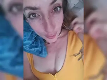 Bongacams Free Porn Cam of CurlyHanna