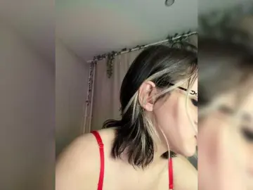 Bongacams Best live sex cam show of YoloLove