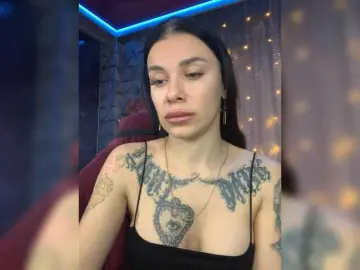 Bongacams Free Live Porn of MaidenCrystal