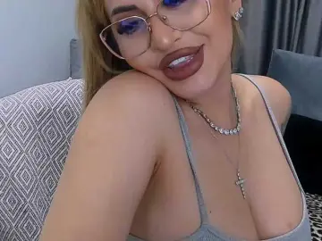 Bongacams Best live sex cam show of lovelyblondyx