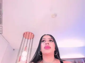 Bongacams Watch Live Sex Cams of LeahLombardi