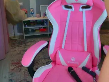 Bongacams Live Sex Cam of b4by-lol1