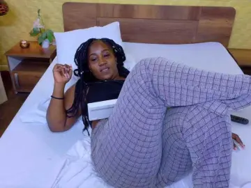 Bongacams Watch Live Sex Cams of kiara-evanss