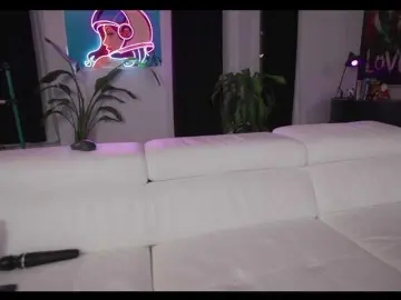 Bongacams Free Porn Cam of ScarlettFantasy