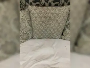 Bongacams Live Sex Cam of Raduga-25