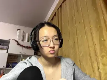 MellieTormey from bongacams