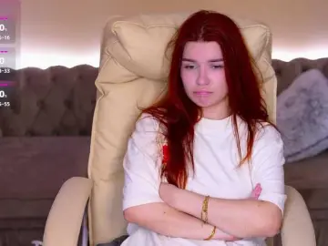 Bongacams Sex Cam of RedShinee