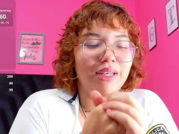 cutiecurvyForeign from bongacams