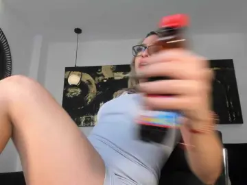 Bongacams Live Sex Cam of LizzCooper