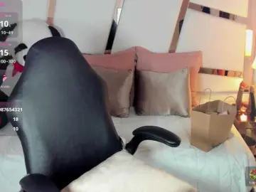 Bongacams Watch Live Sex Cams of lizzyjooss