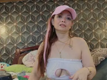 Bongacams Private Sex Chat of YummyMeily