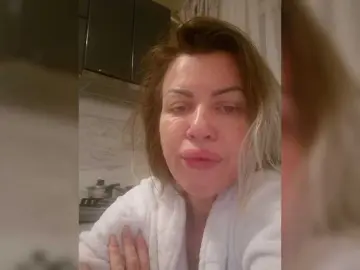 Bongacams Free Live Porn of MiaHot