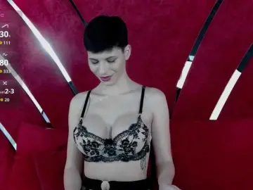 RoxxyRouge from bongacams