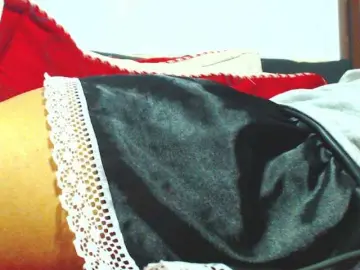 Bongacams Nude Webcam of HOTTTSKIN